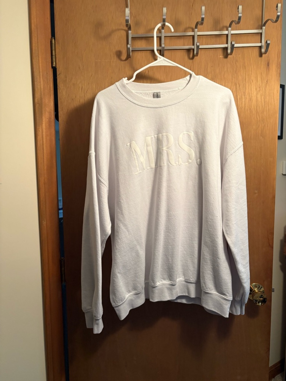 White 'MRS.' Crewneck Sweatshirt